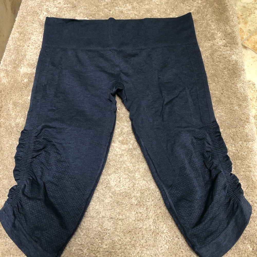 EUC Lululemon In The Flow crops - Picture 2 of 6